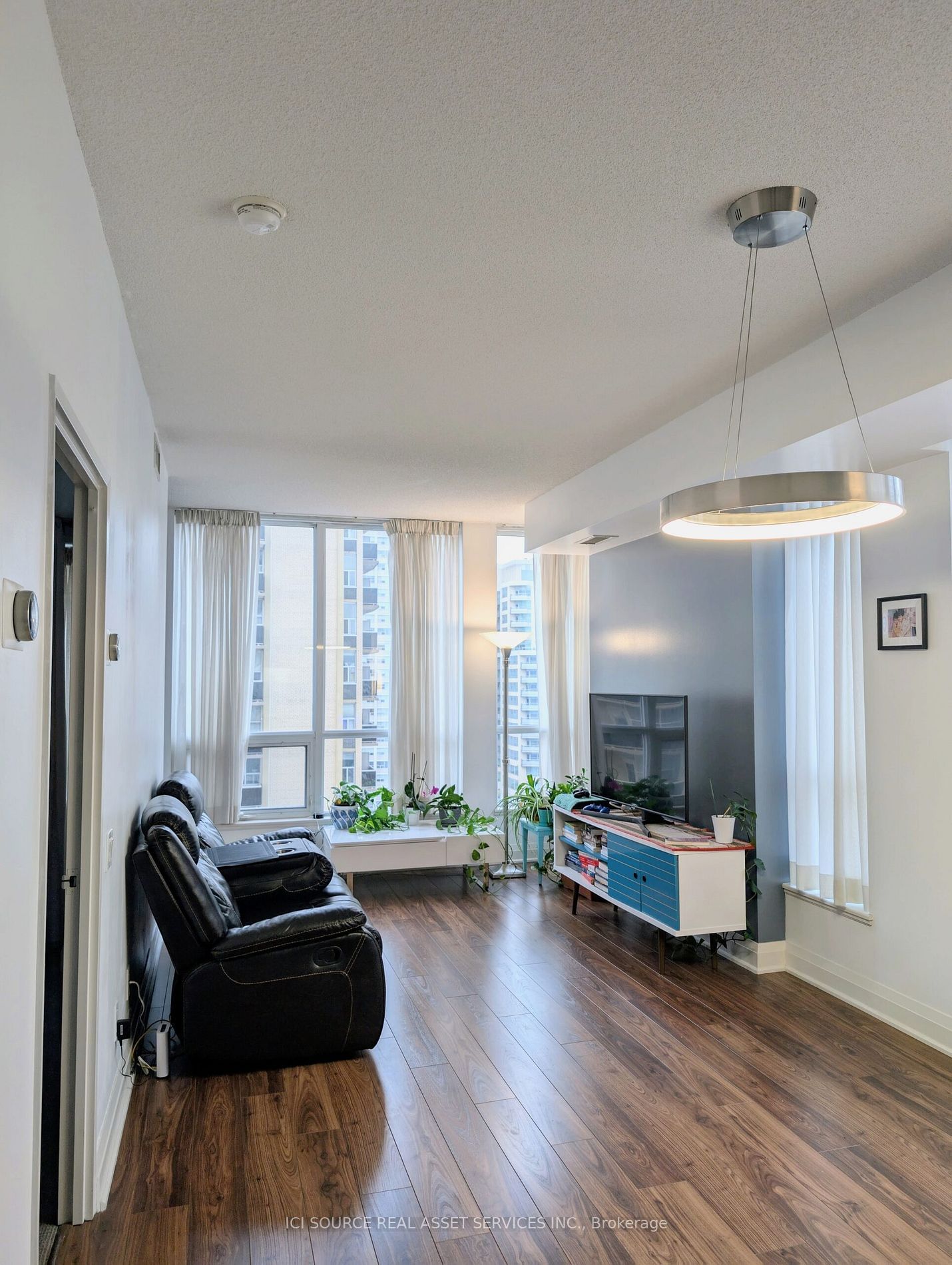 83 Redpath Ave, unit 1010 for rent