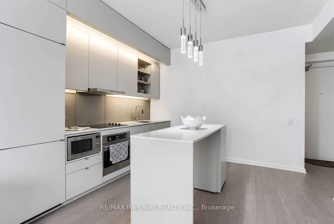 101 Peter St, unit 1912 for rent