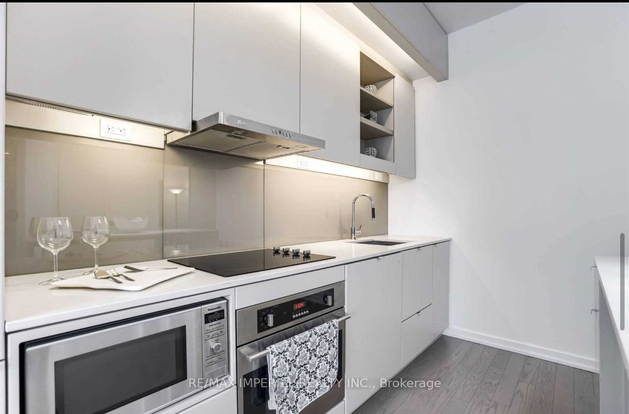 101 Peter St, unit 1912 for rent