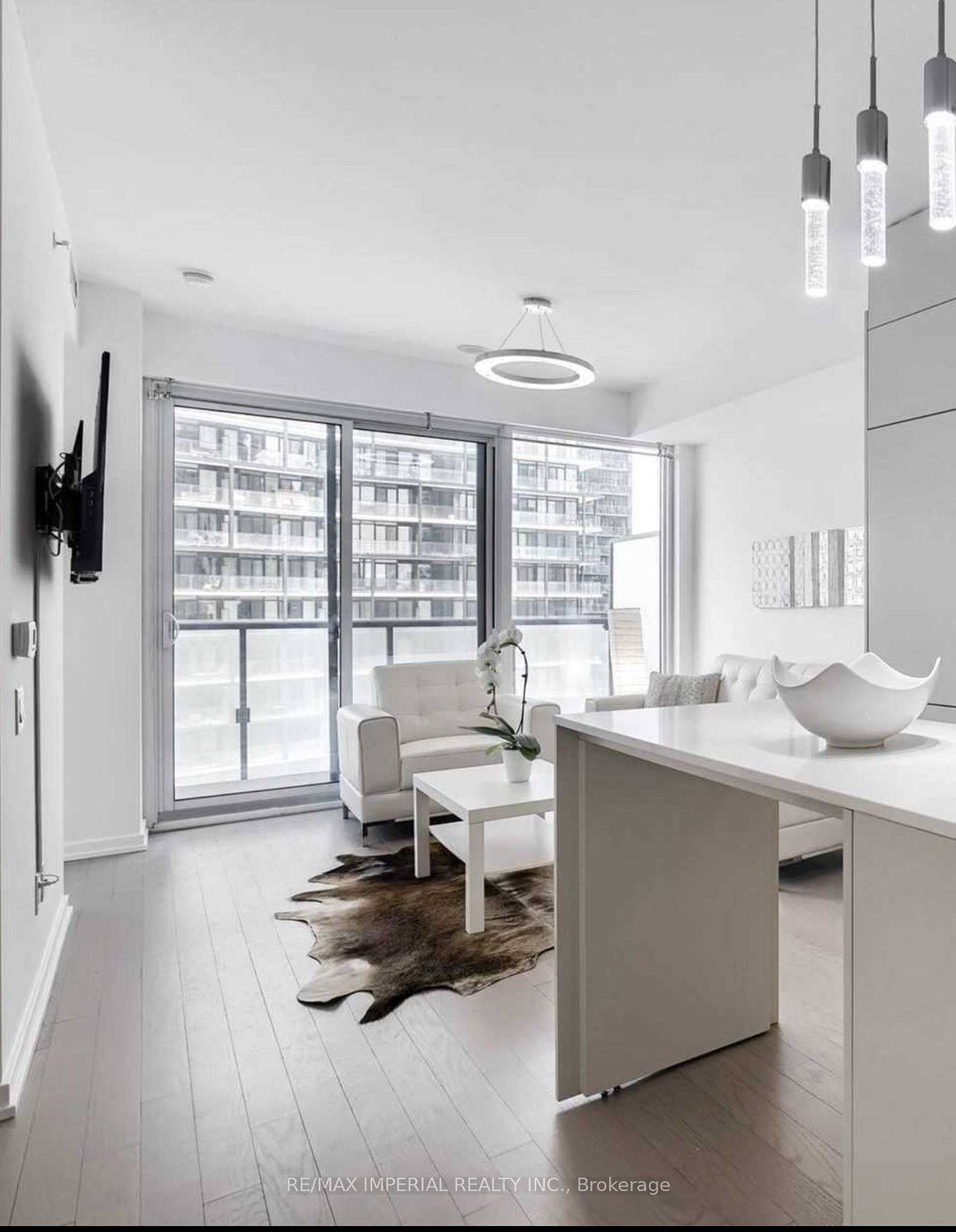 101 Peter St, unit 1912 for rent