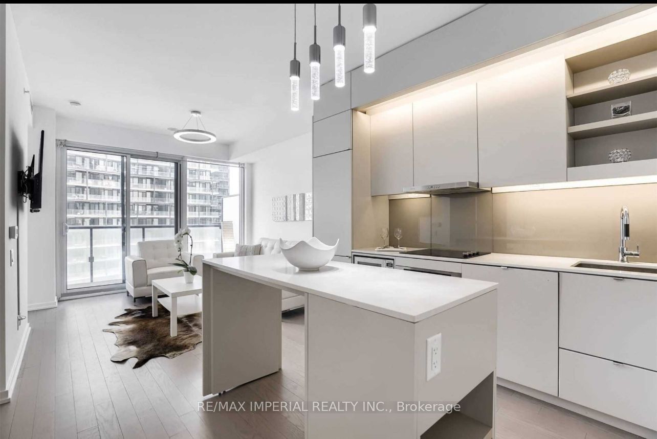 101 Peter St, unit 1912 for rent