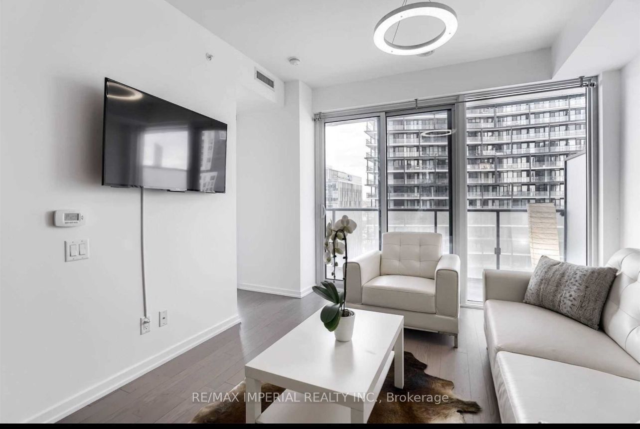 101 Peter St, unit 1912 for rent