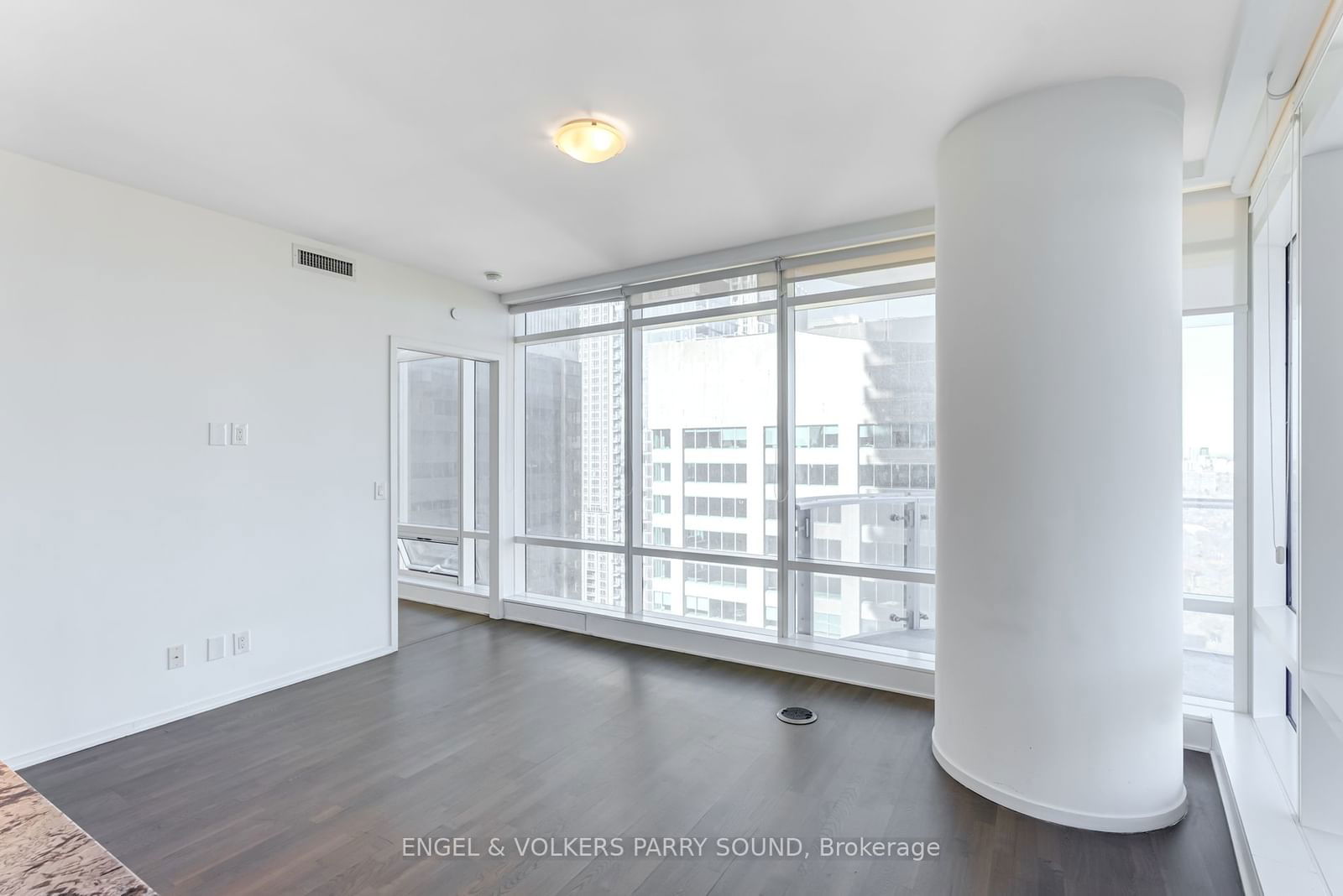 1 Bloor St E, unit 3701 for rent