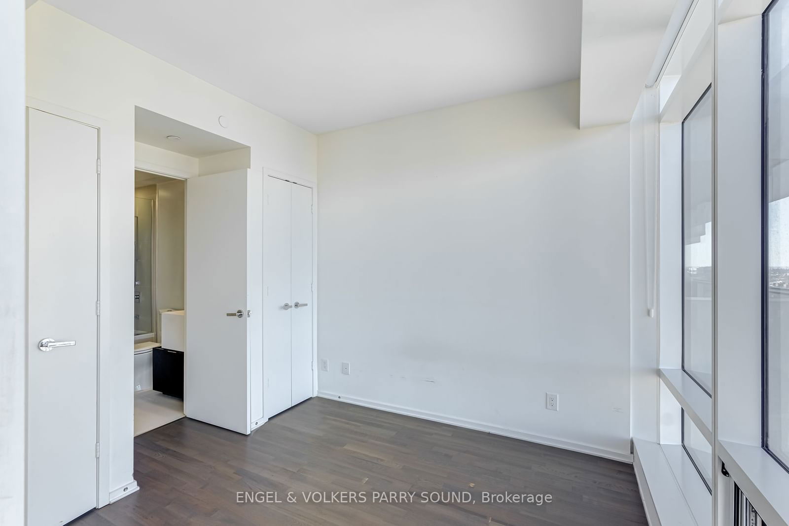 1 Bloor St E, unit 3701 for rent