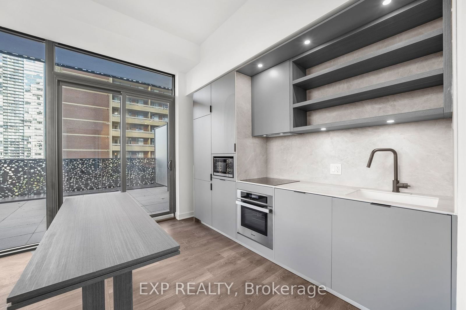 55 Charles St E, unit 1012 for rent