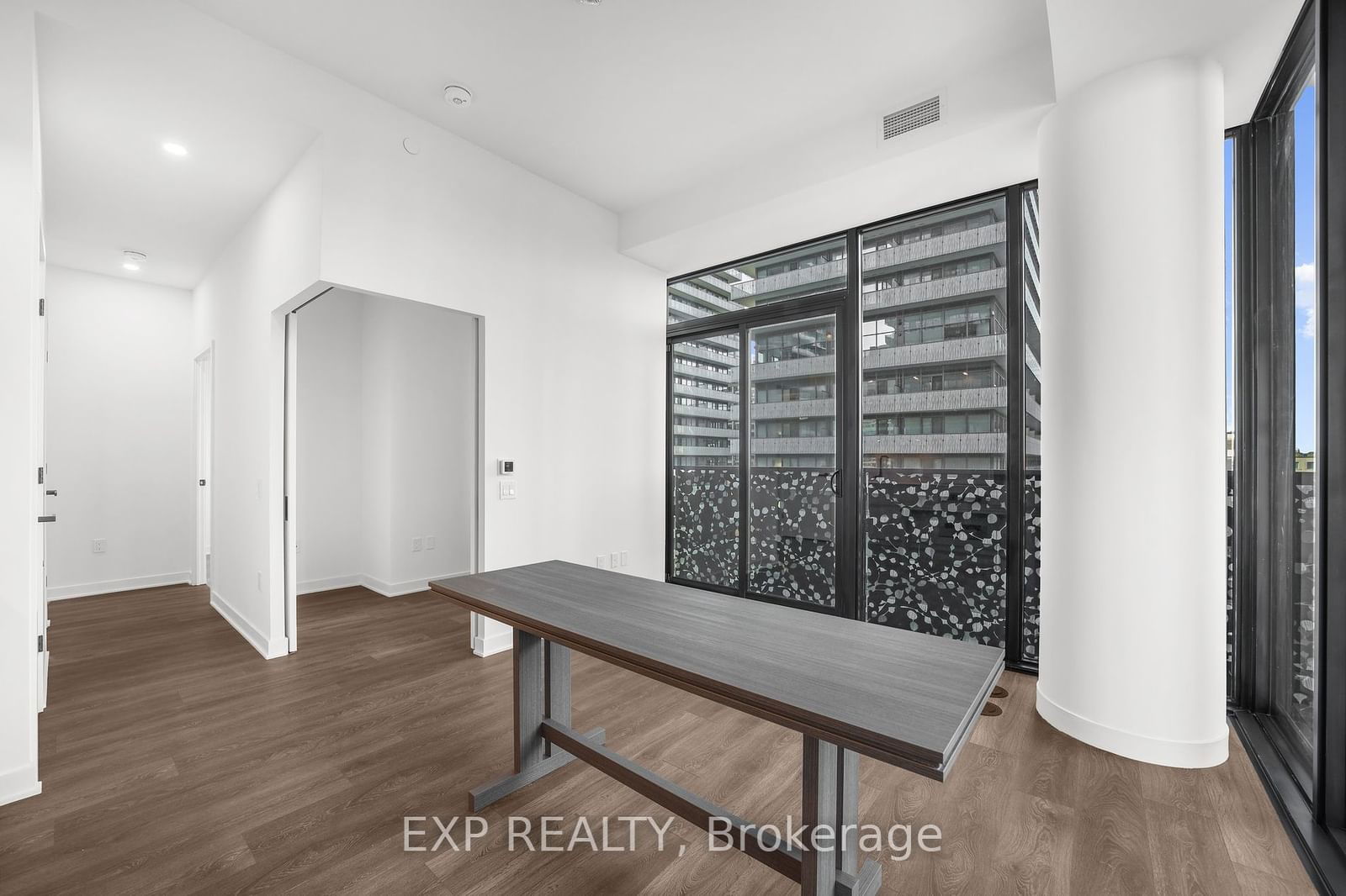 55 Charles St E, unit 1012 for rent