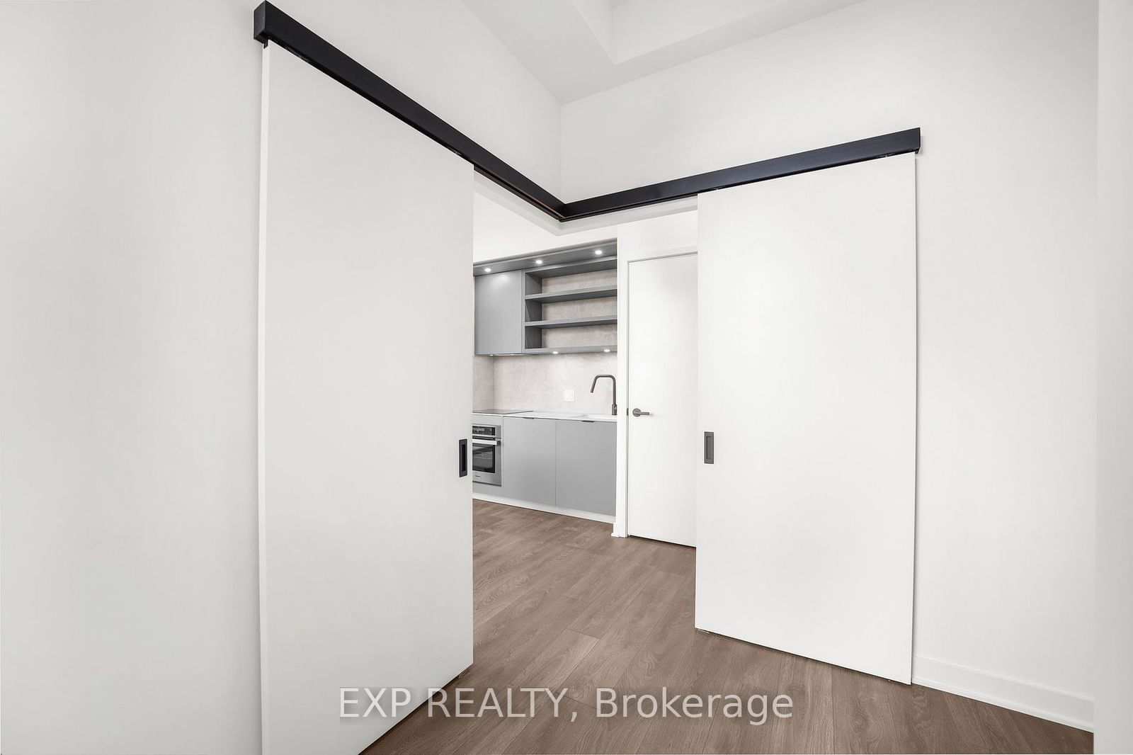 55 Charles St E, unit 1012 for rent