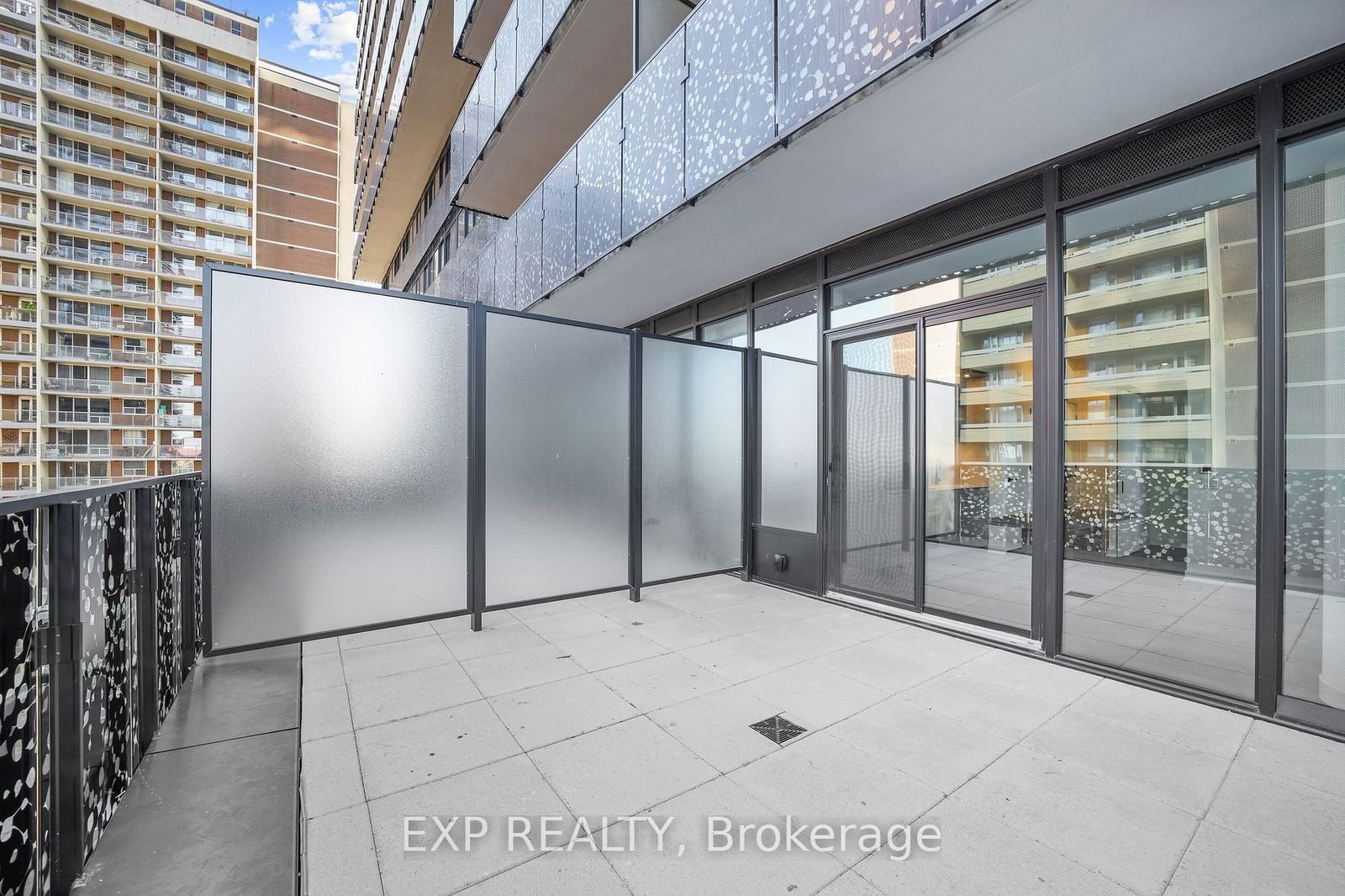 55 Charles St E, unit 1012 for rent