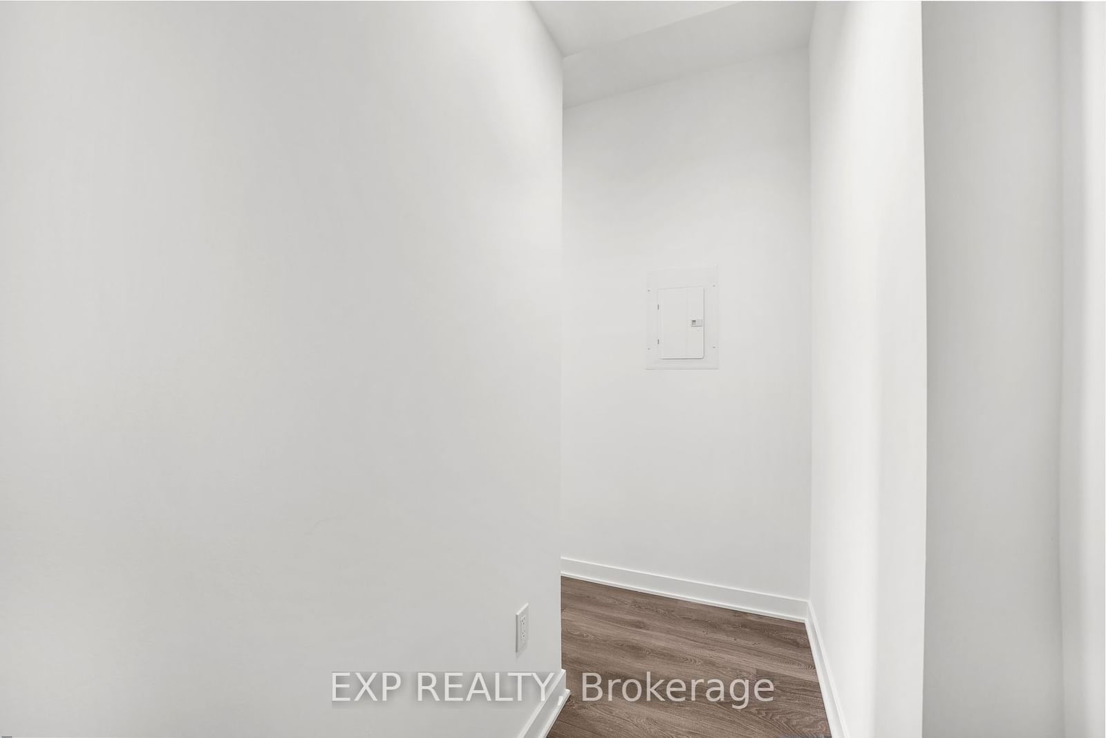 55 Charles St E, unit 1012 for rent