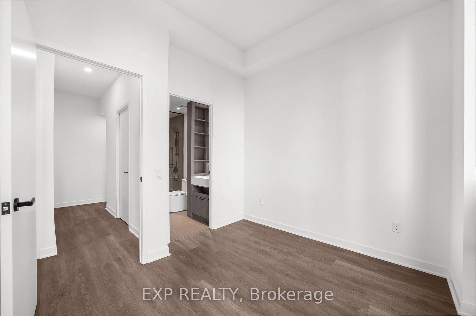 55 Charles St E, unit 1012 for rent