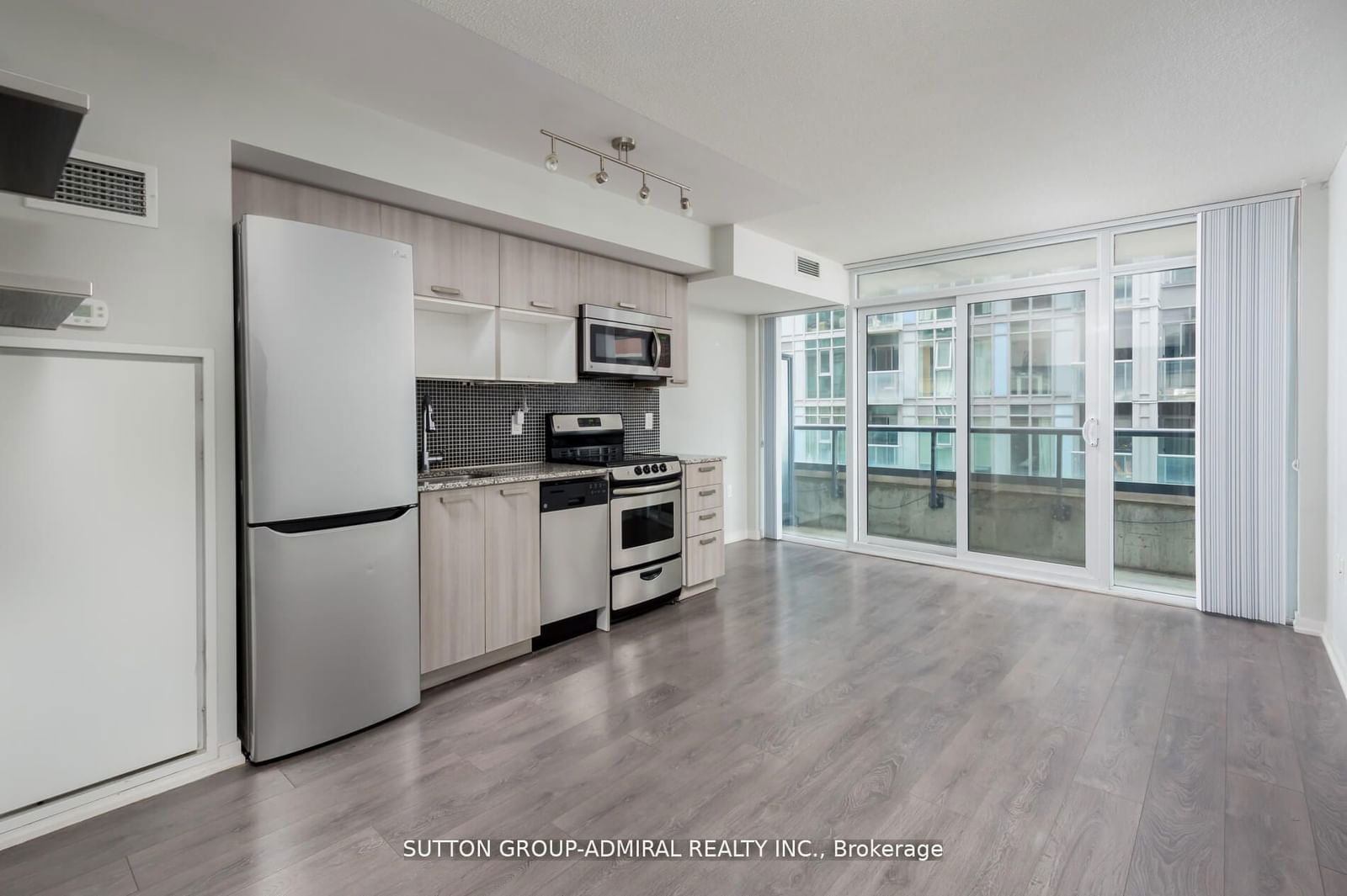 36 Lisgar St, unit 512W for sale