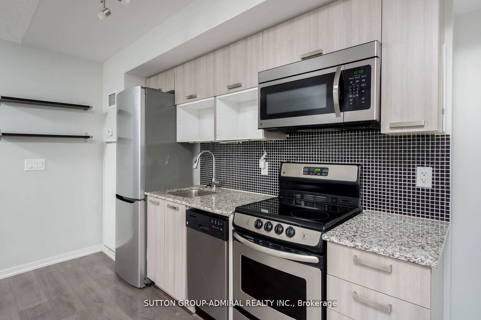 36 Lisgar St, unit 512W for sale