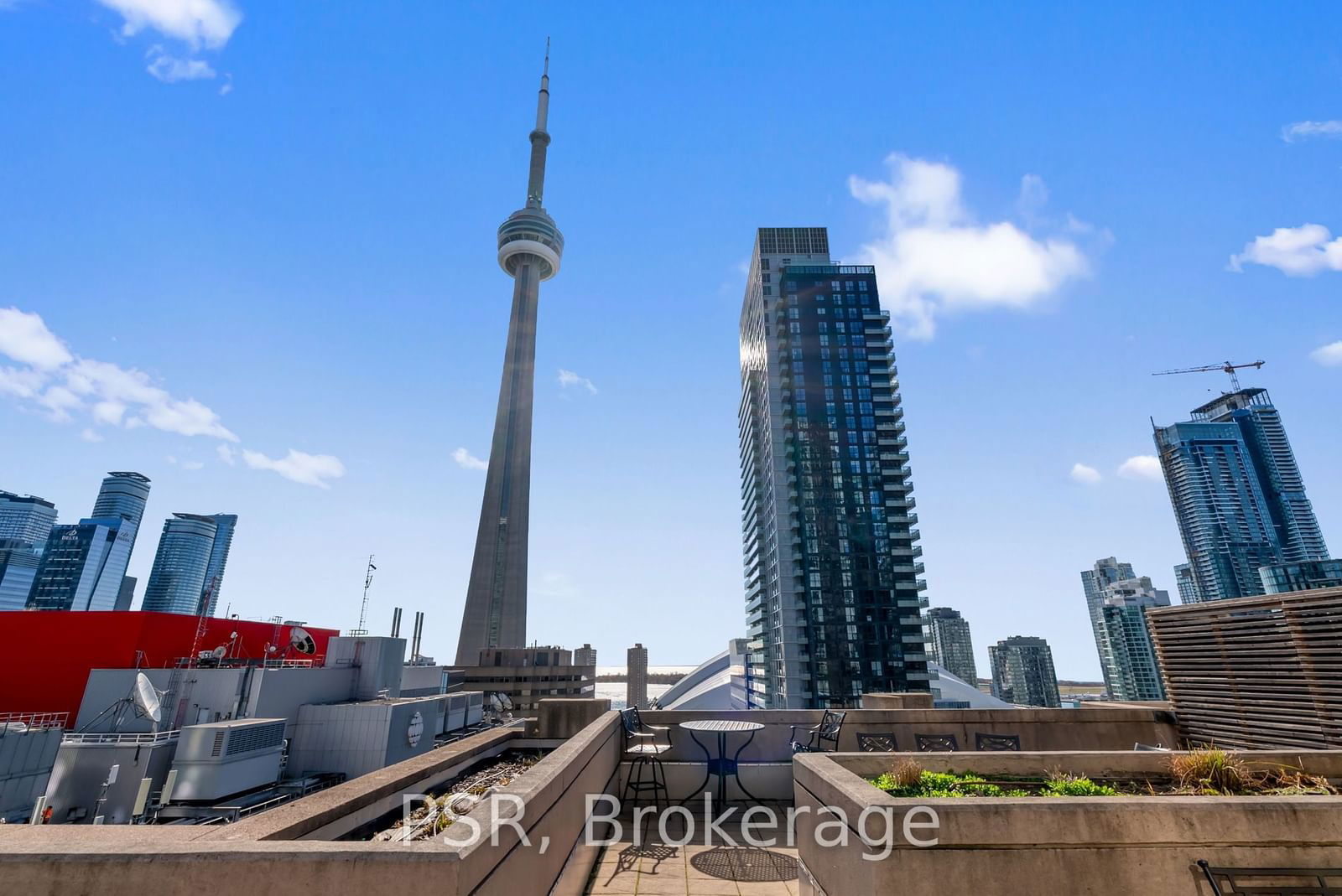 50 John St, unit 712 for rent