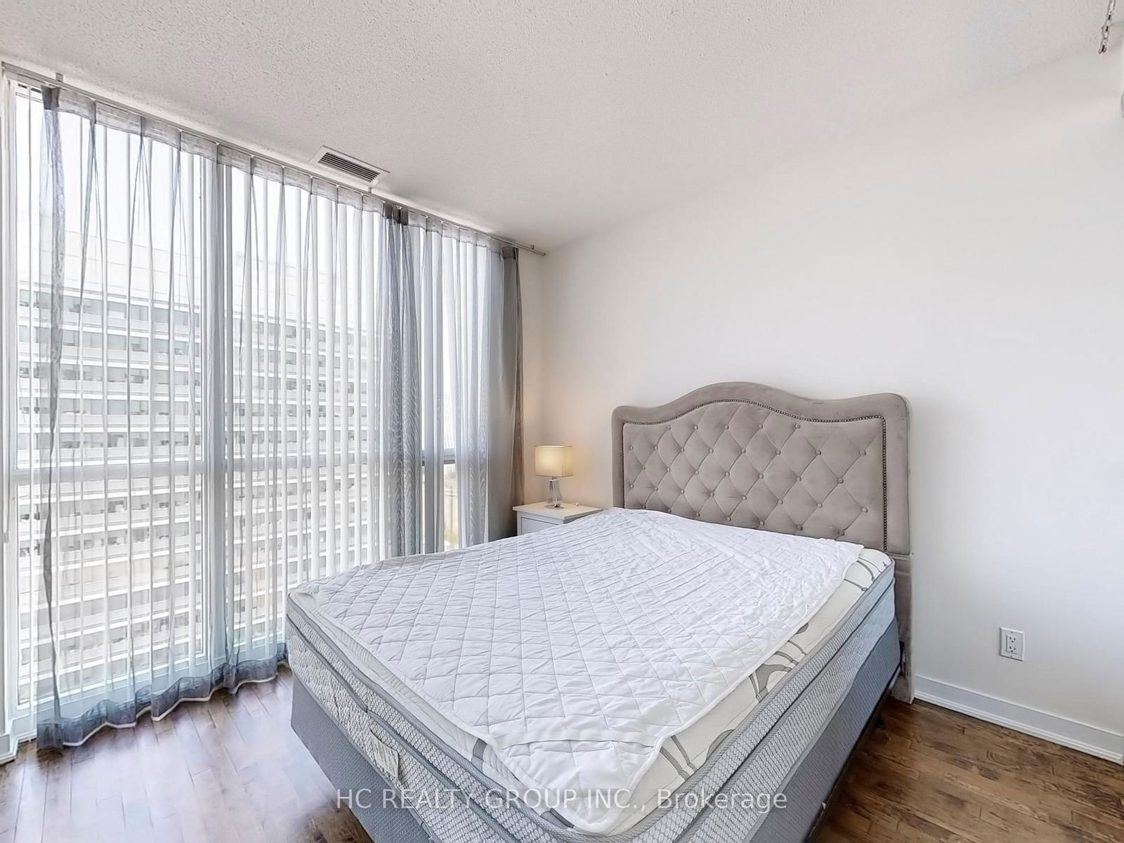 770 Bay St, unit 1711 for rent