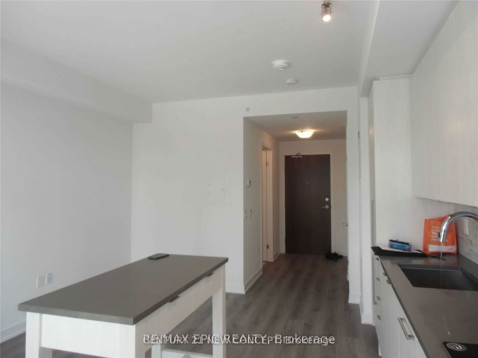 38 Iannuzzi St, unit 1702 for rent