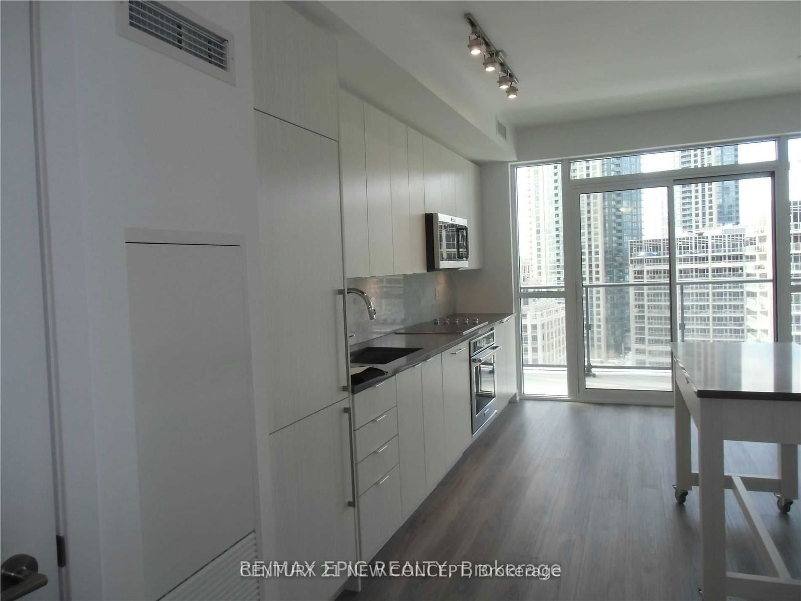 38 Iannuzzi St, unit 1702 for rent