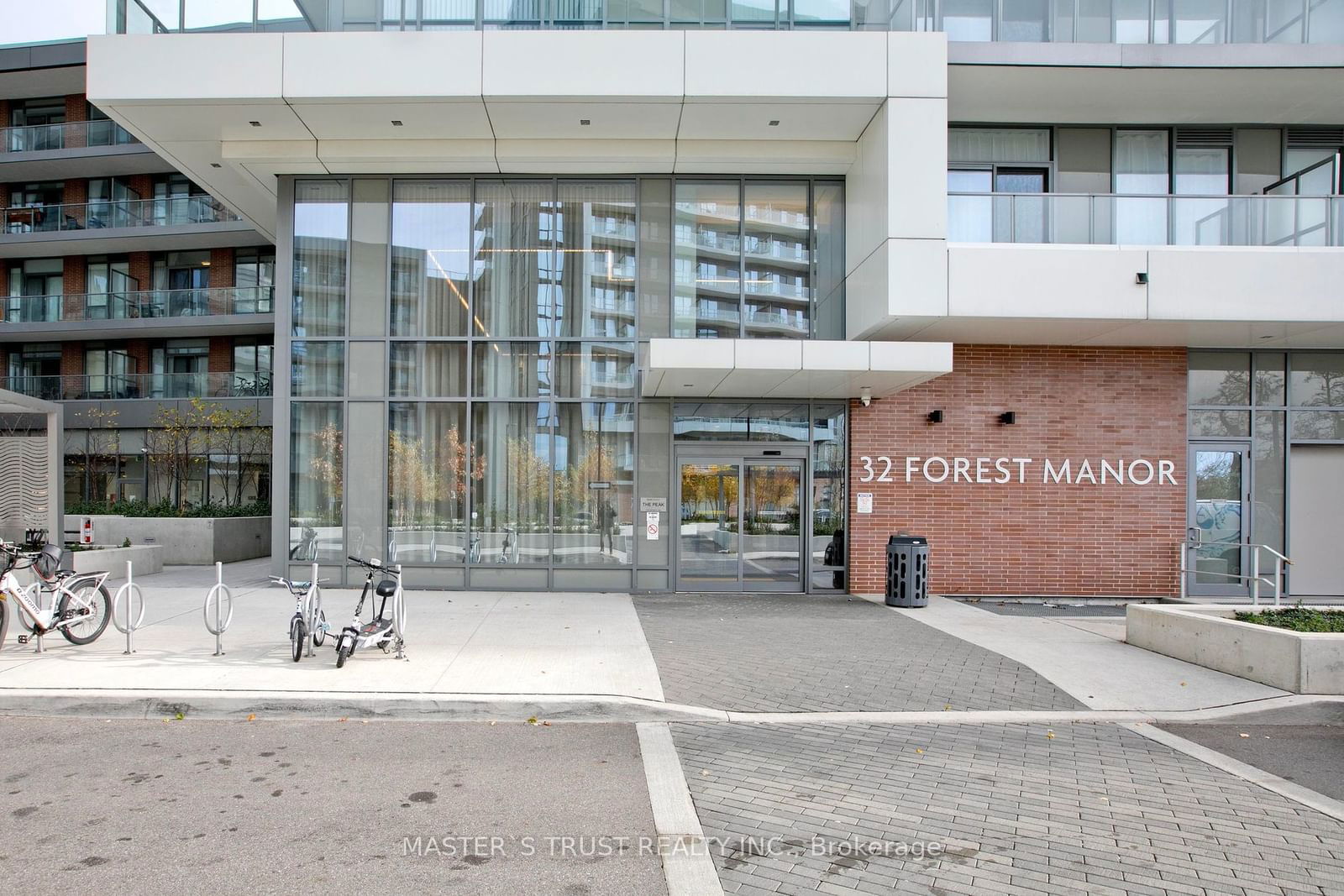 32 Forest Manor Rd, unit 202 for sale