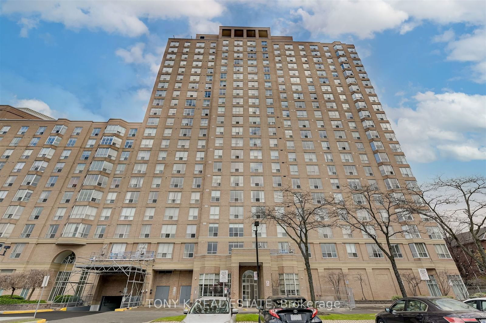 Jockey Club, East York, Toronto