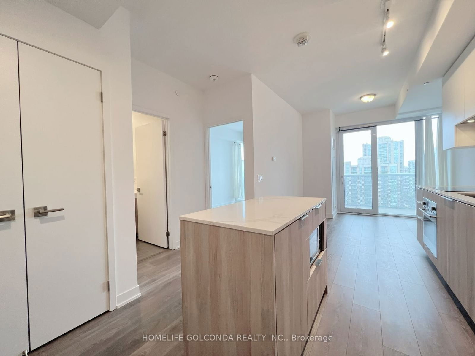 15 Holmes Ave, unit 1706 for rent