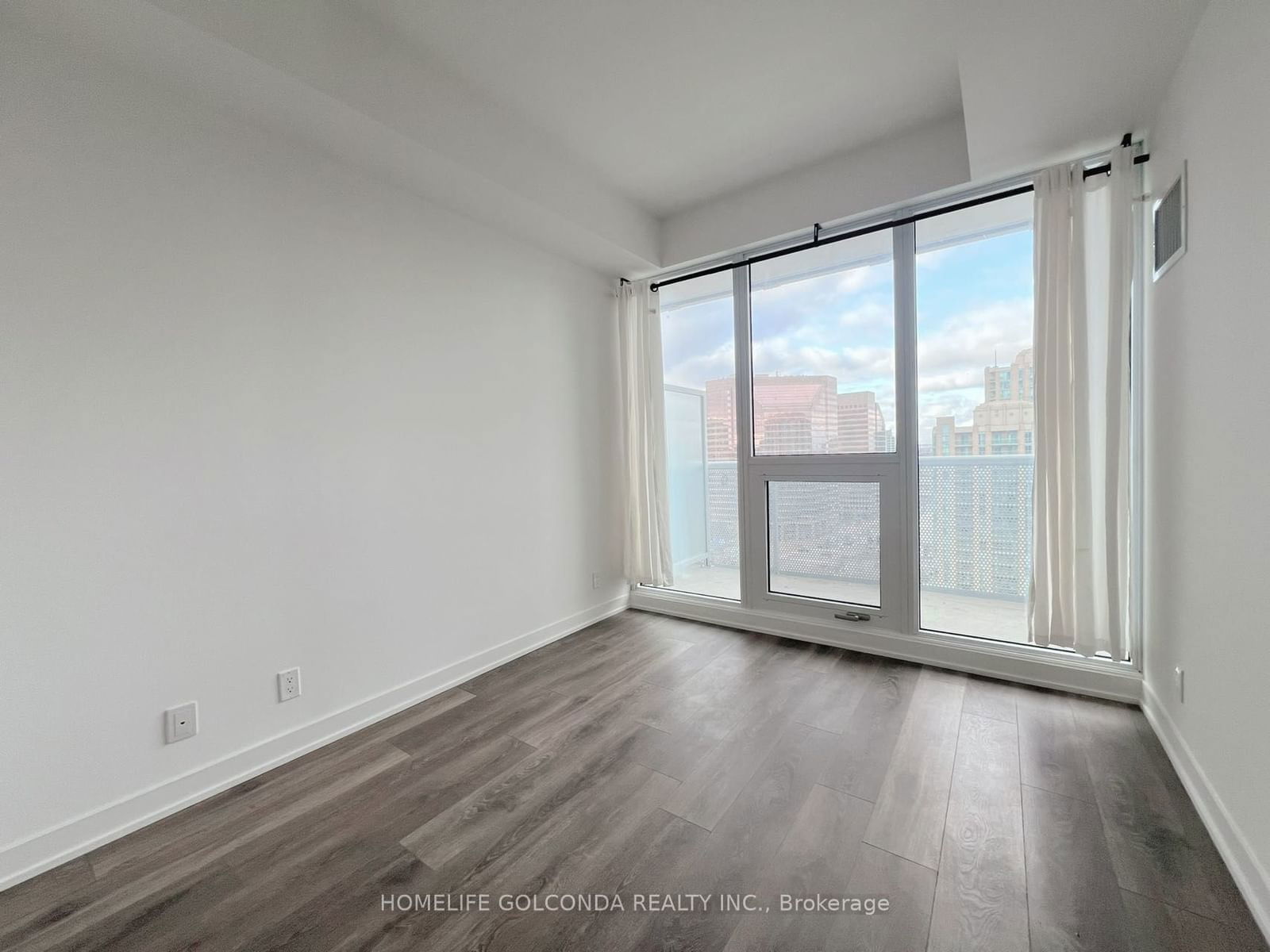 15 Holmes Ave, unit 1706 for rent