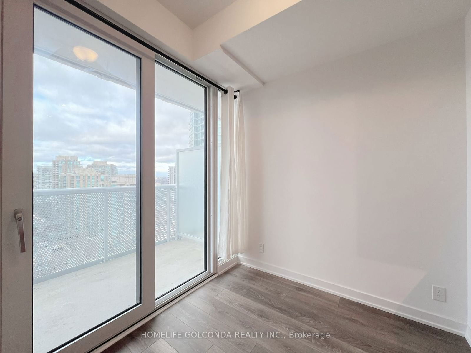 15 Holmes Ave, unit 1706 for rent