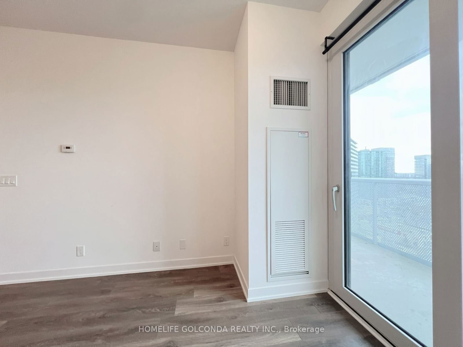 15 Holmes Ave, unit 1706 for rent