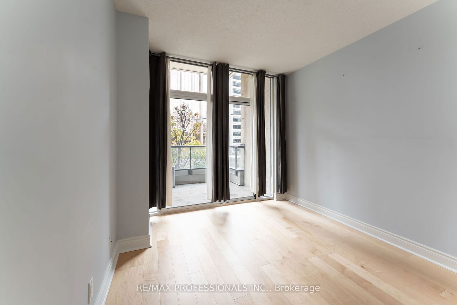 10 Delisle Ave, unit 102 for rent