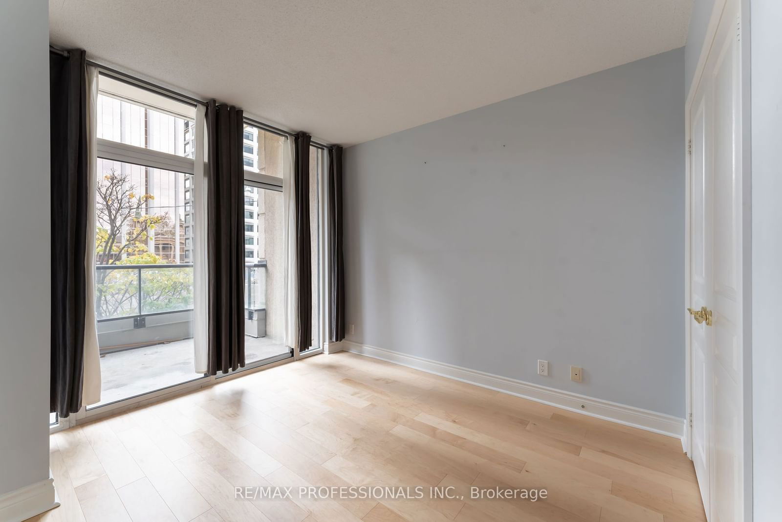 10 Delisle Ave, unit 102 for rent