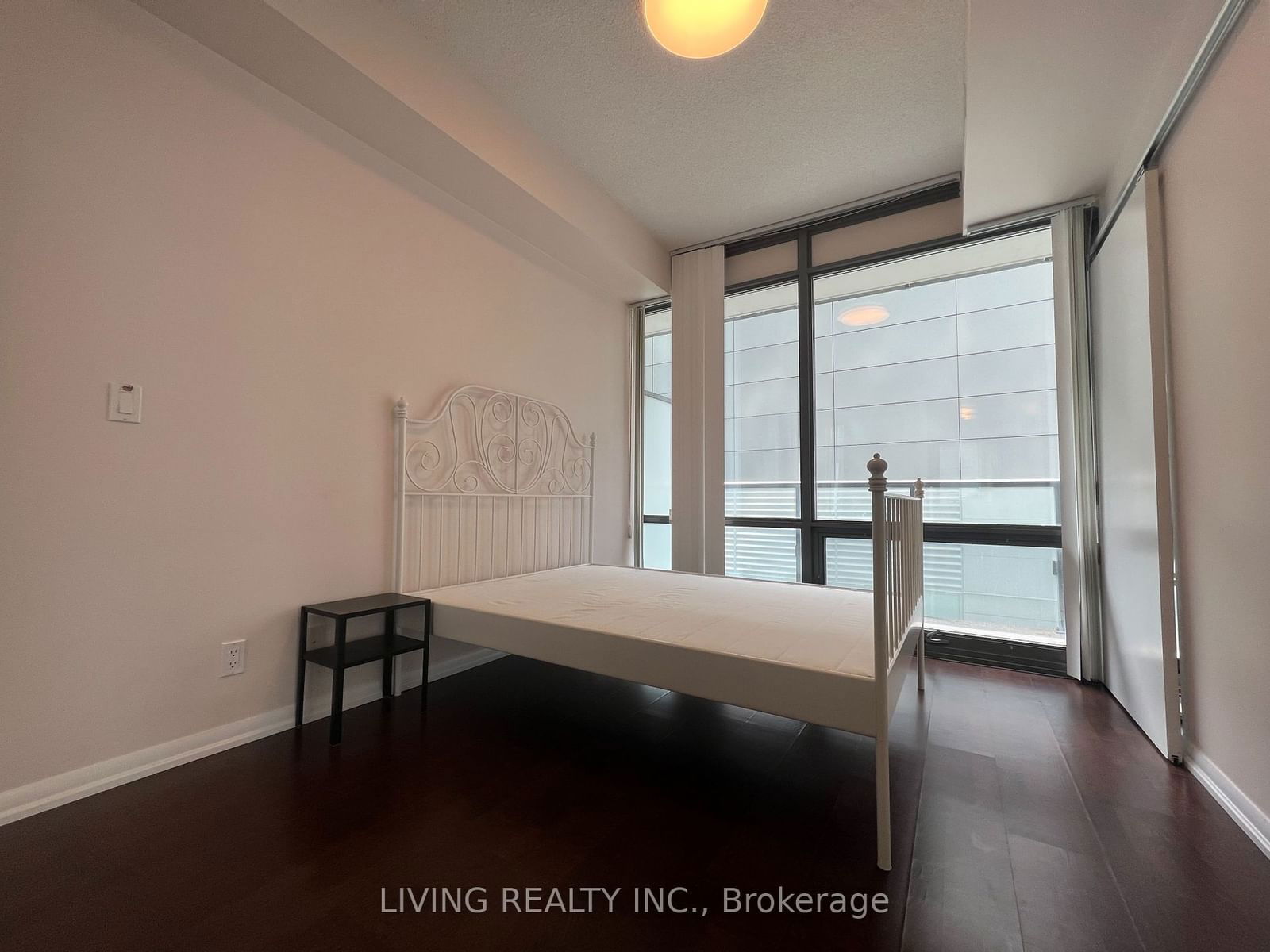 832 Bay St, unit 1303 for sale