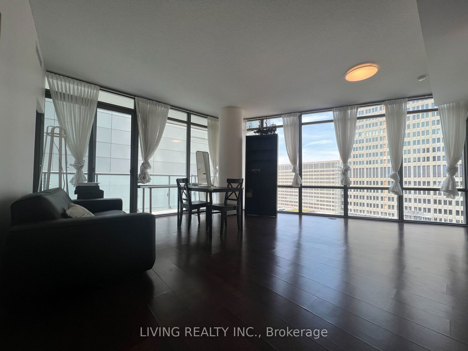 832 Bay St, unit 1303 for sale