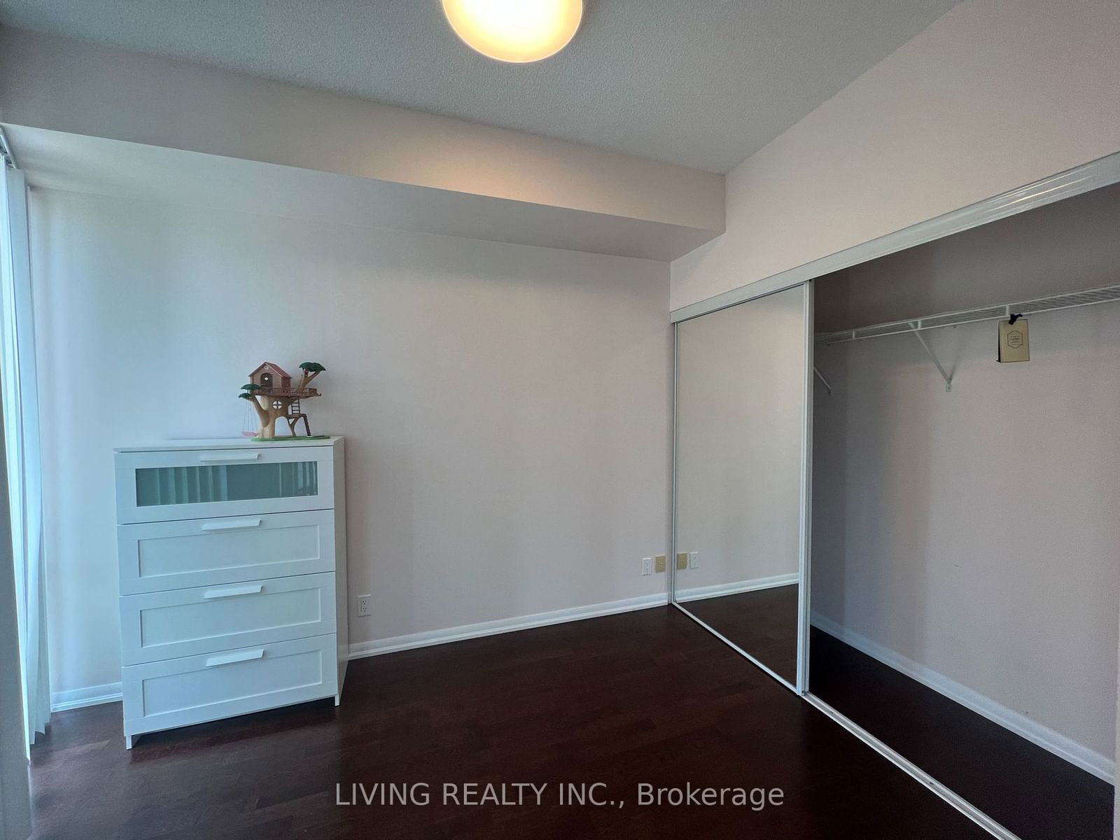 832 Bay St, unit 1303 for sale