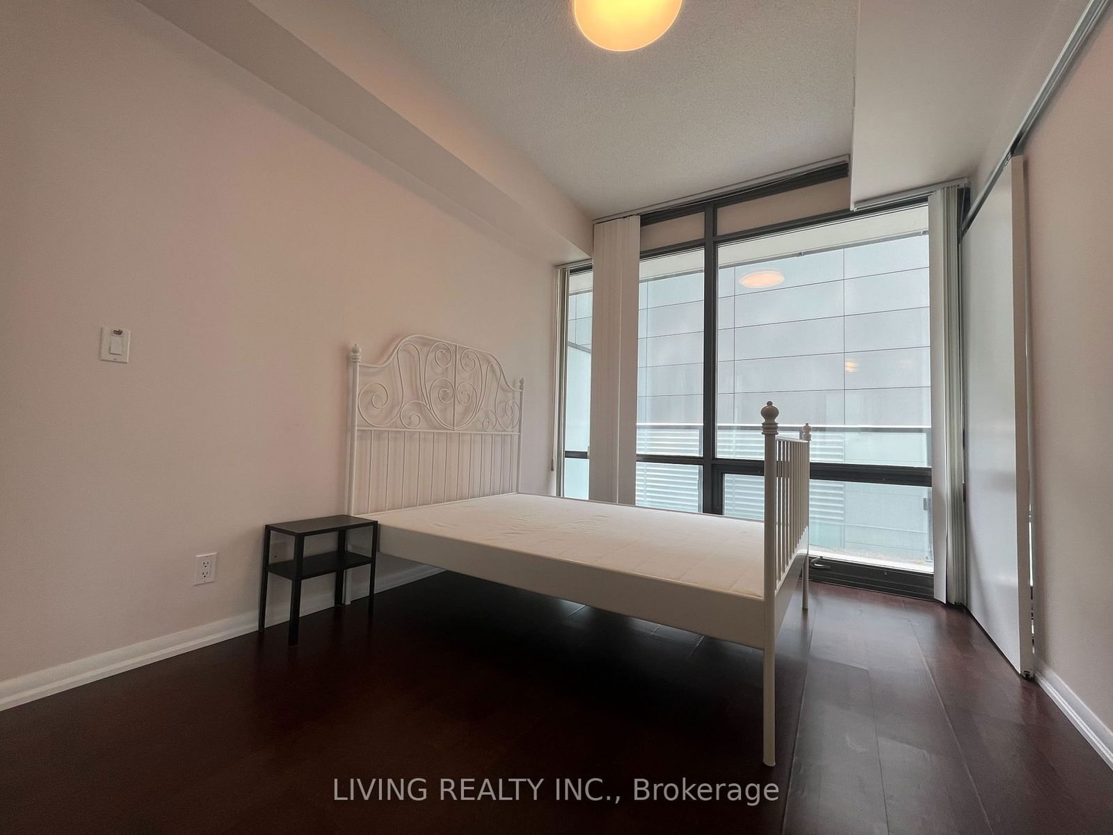 832 Bay St, unit 1303 for sale