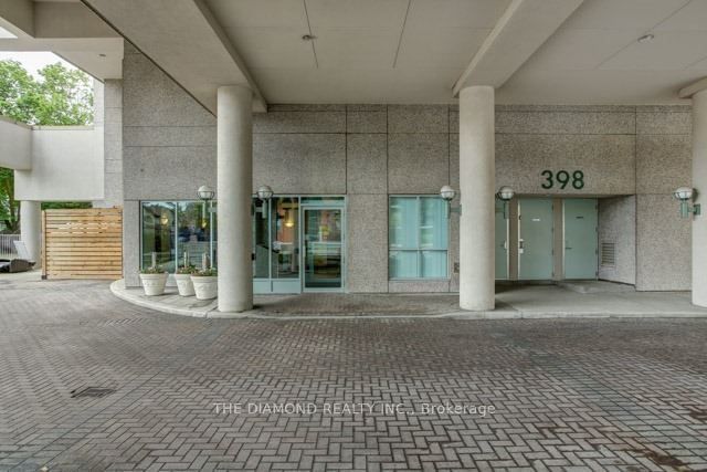 398 Eglinton Ave E, unit 707 for rent