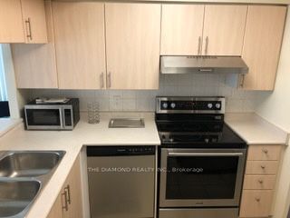 398 Eglinton Ave E, unit 707 for rent