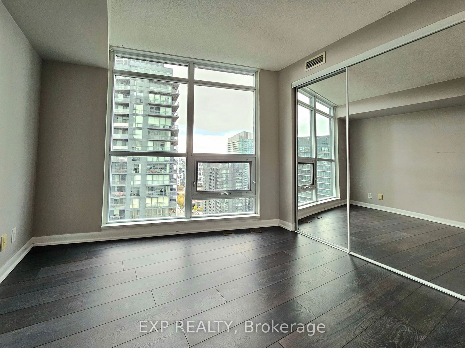 600 Fleet St, unit 2402 for rent