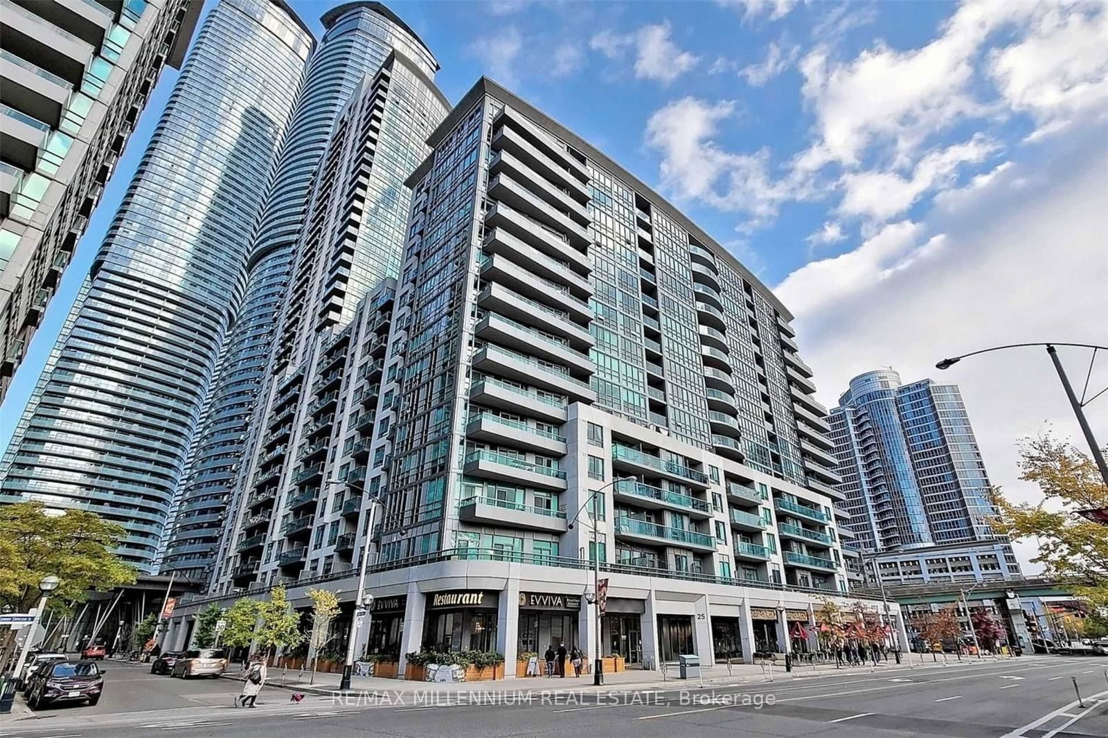 25 Lower Simcoe St, unit 1205 for rent