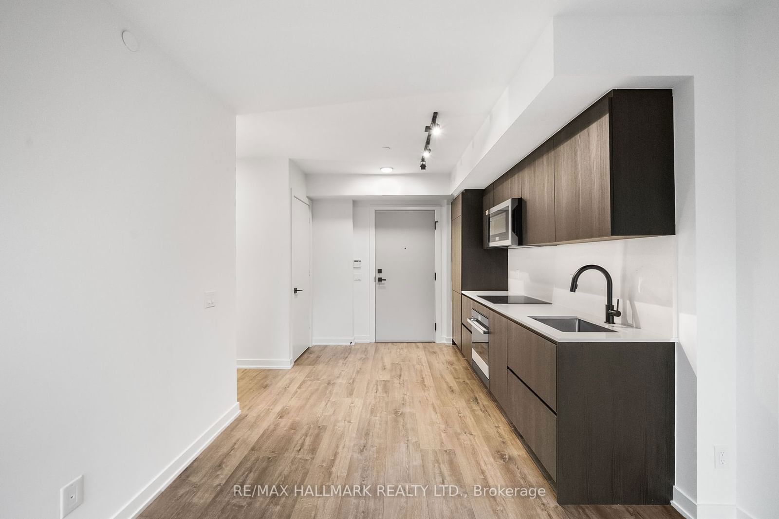 327 King St W, unit 608 for rent