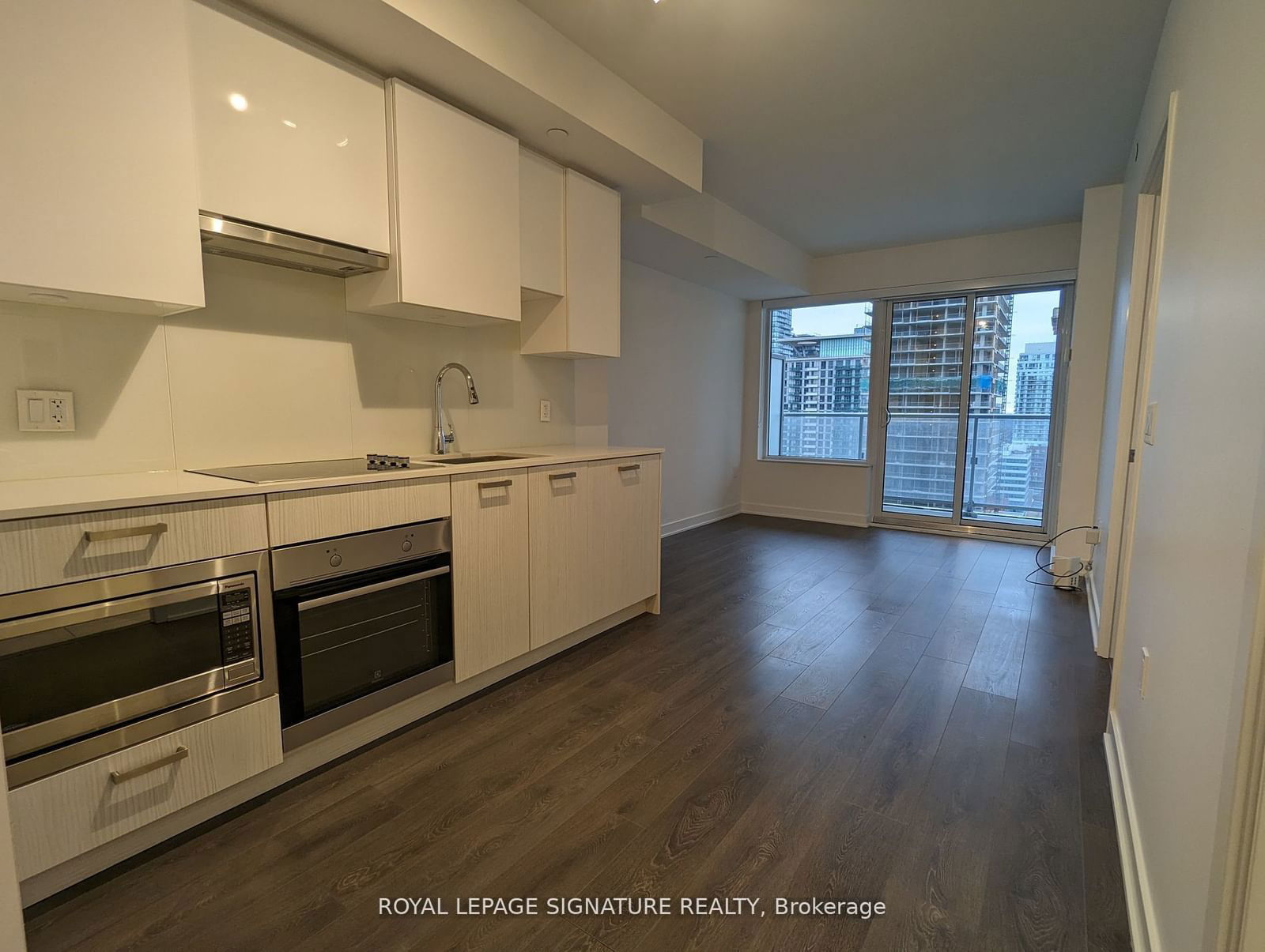 195 Redpath Ave, unit 2511 for rent