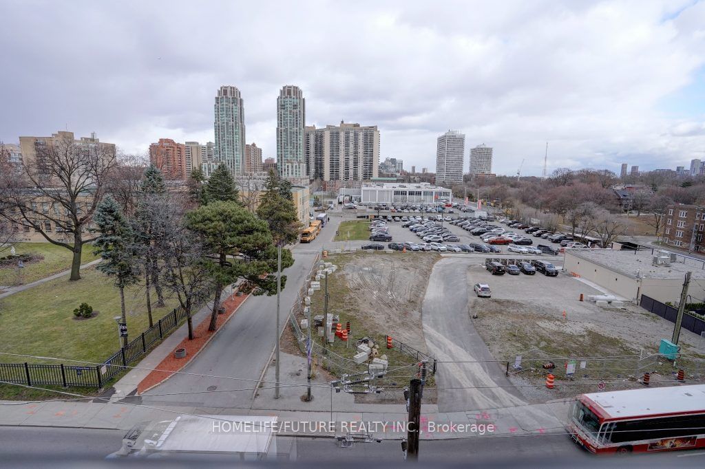 The Barrington Condos, Midtown, Toronto