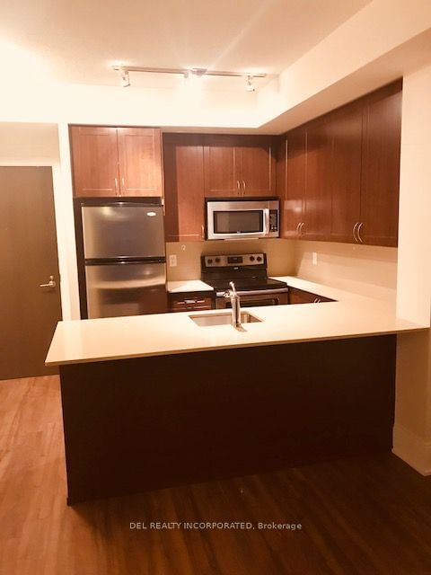 560 Front St, unit 1006 for rent