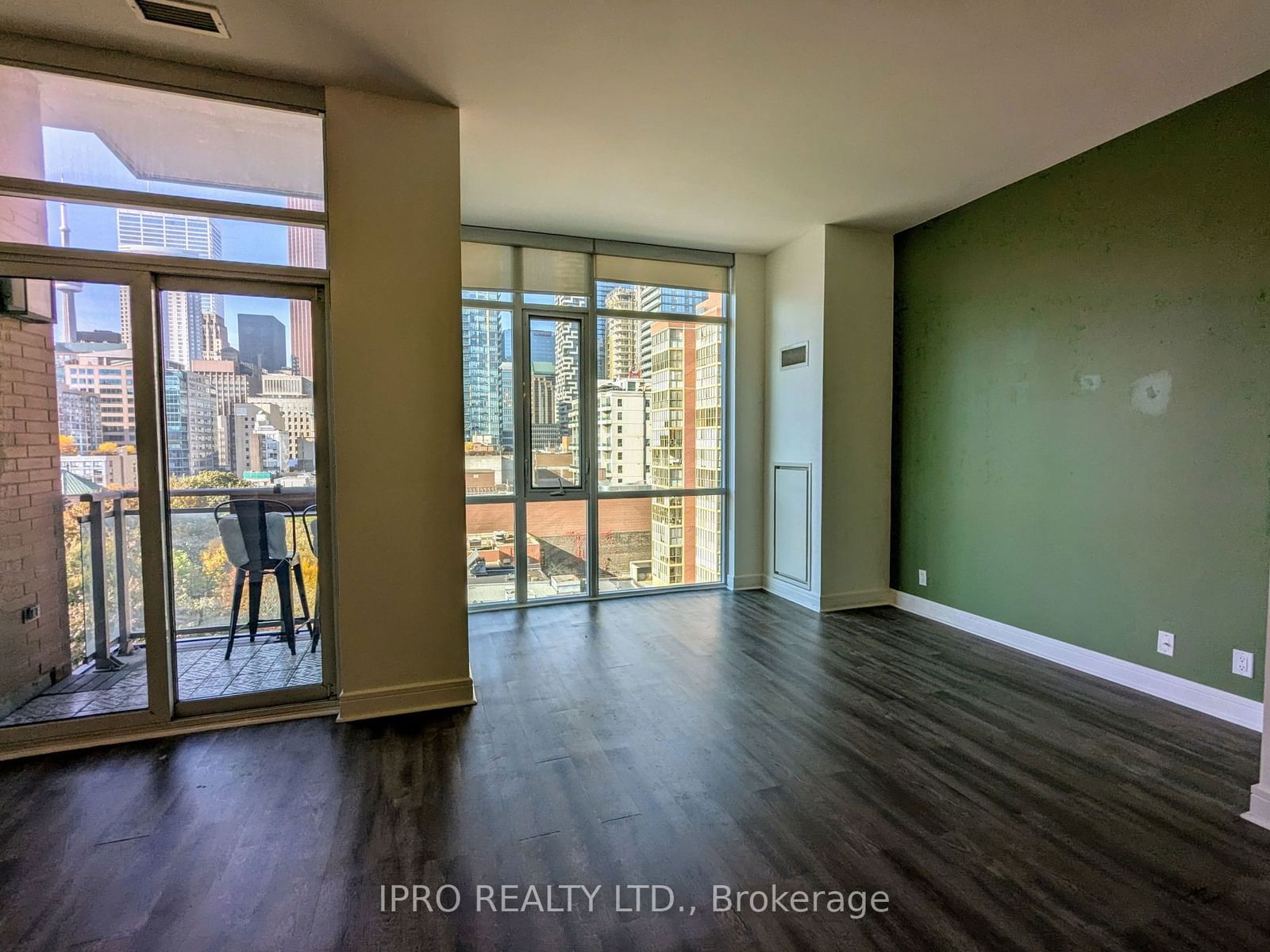 112 George St, unit 823 for rent