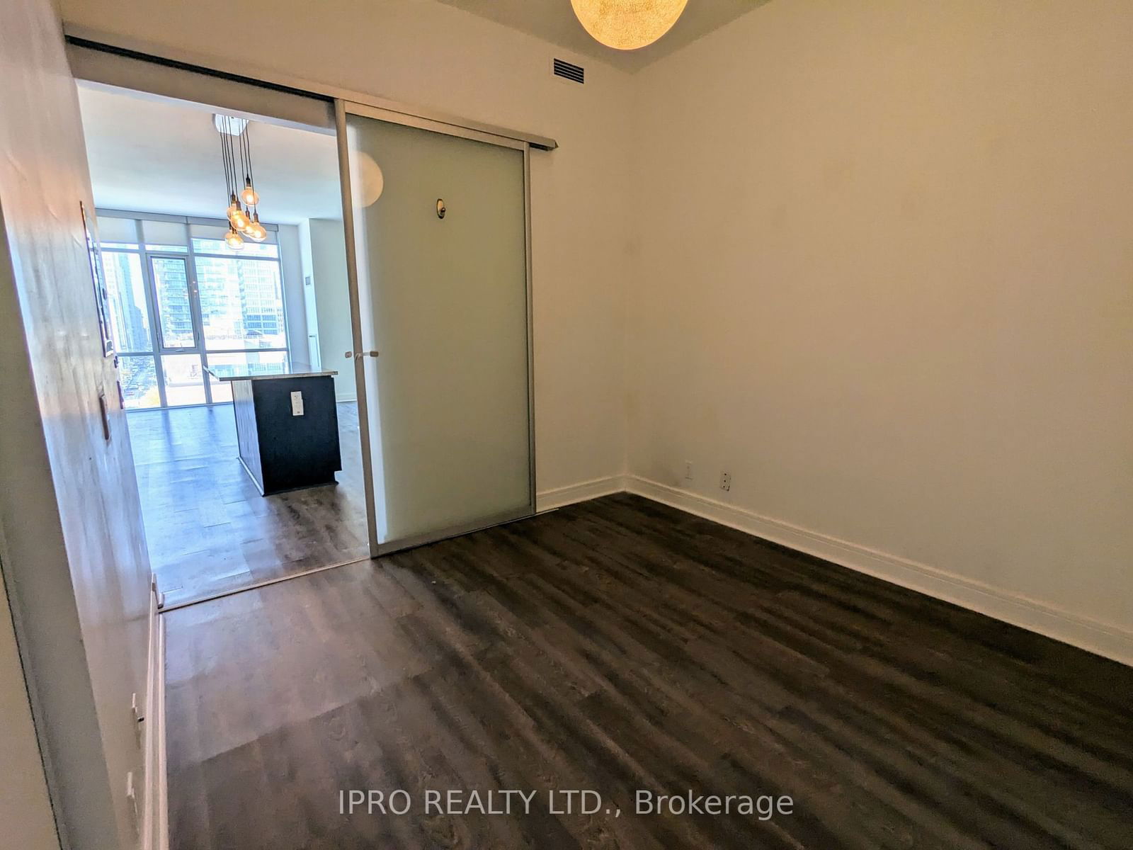 112 George St, unit 823 for rent