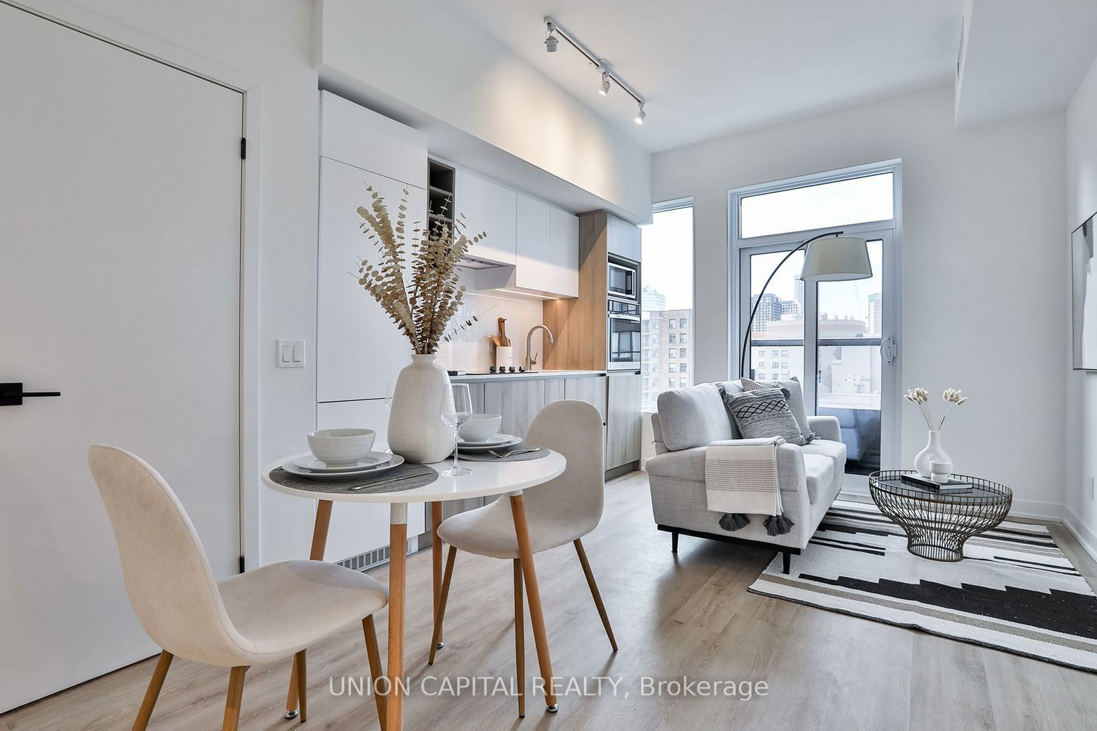 319 Jarvis St, unit 1005 for sale