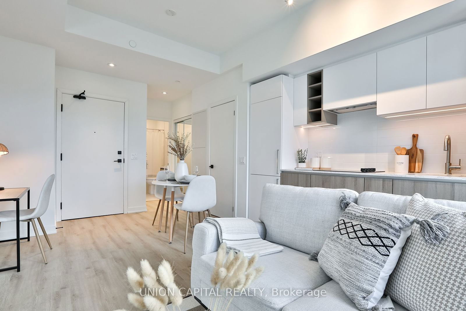 319 Jarvis St, unit 1005 for sale