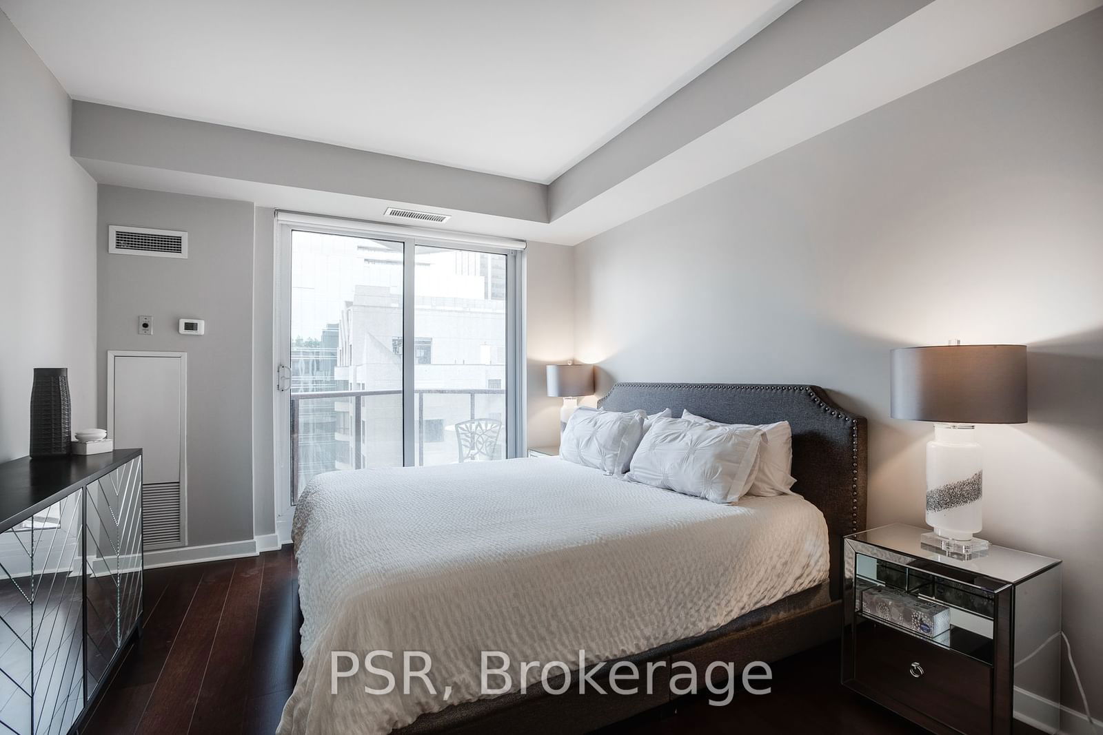 85 Bloor St E, unit 2008 for rent