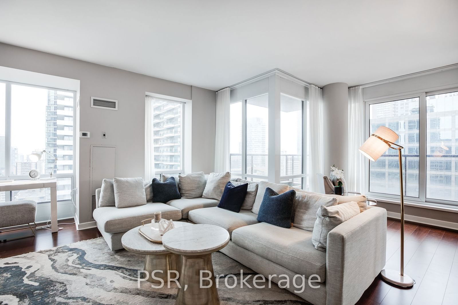 85 Bloor St E, unit 2008 for rent