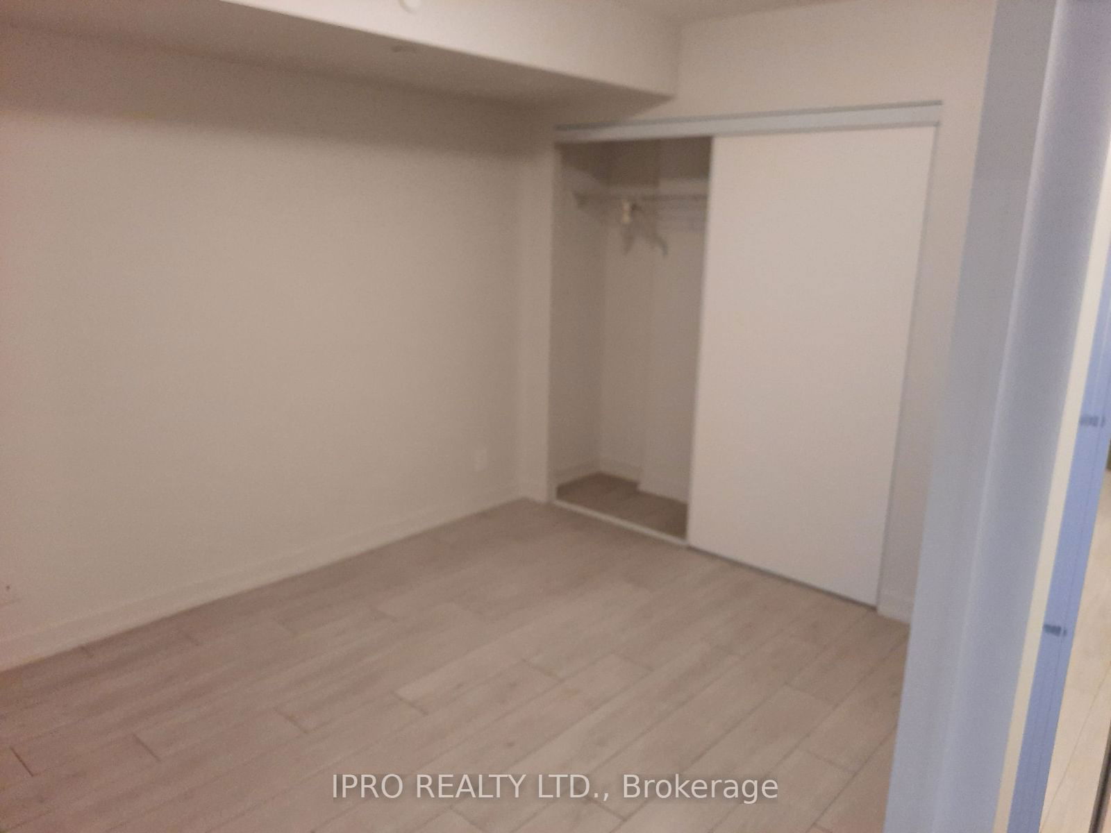 60 Shuter St, unit 609 for rent