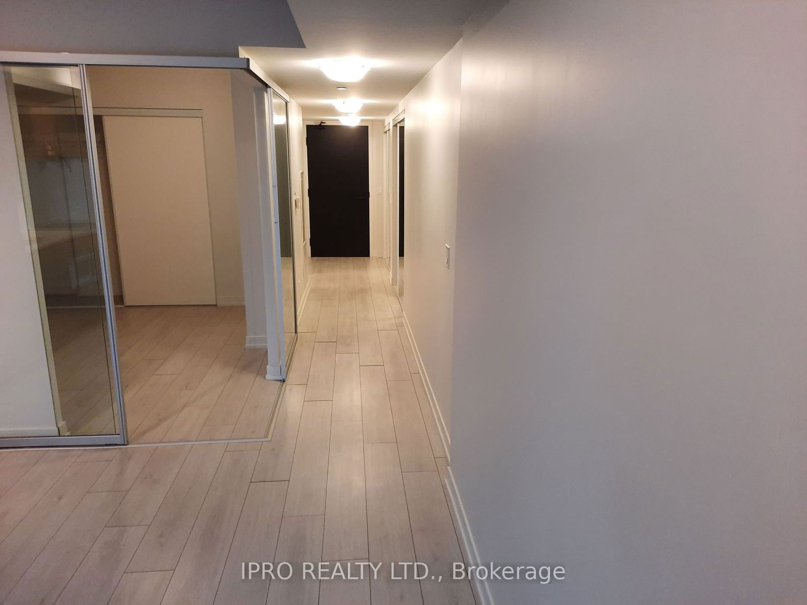 60 Shuter St, unit 609 for rent