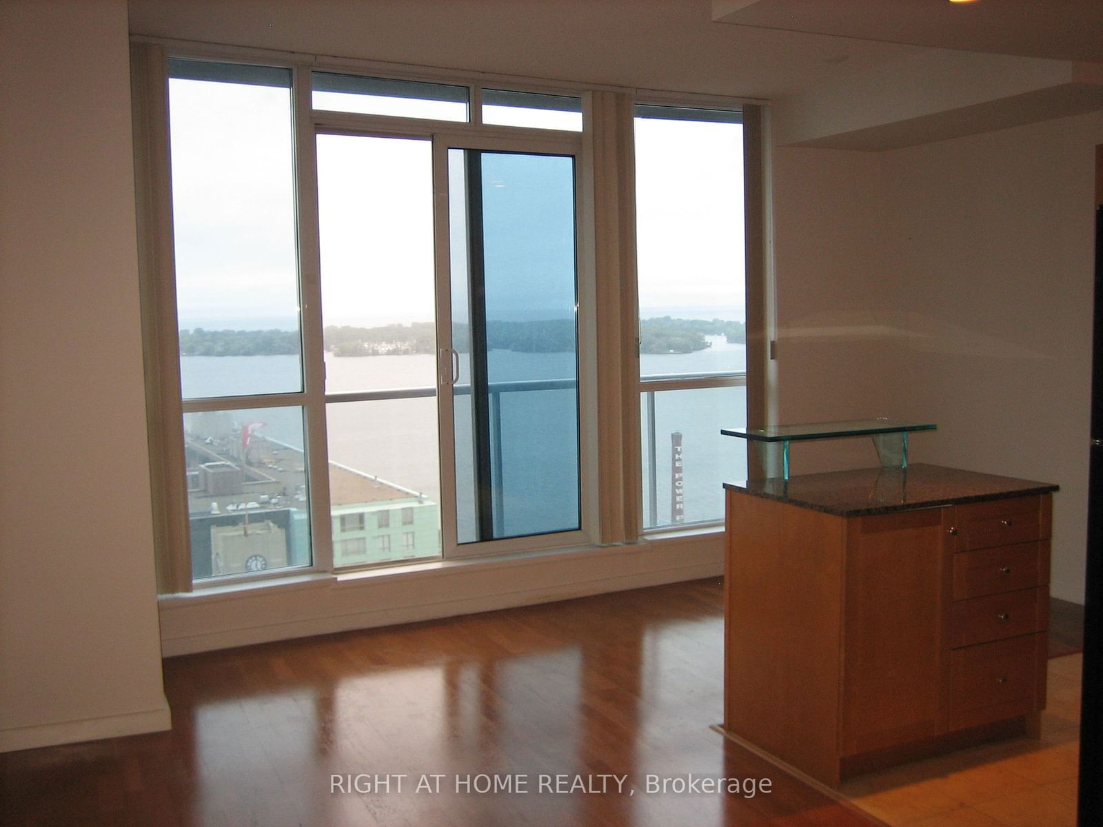 8 York St, unit 2408 for rent