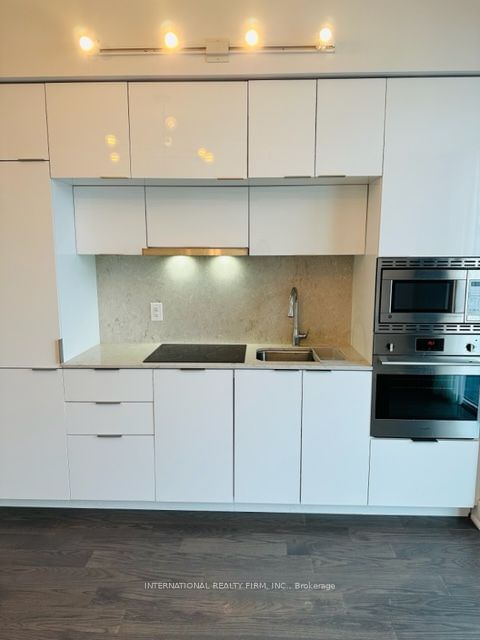 955 Bay St, unit 3011 for rent